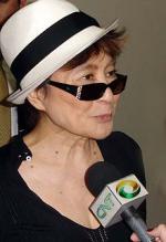 photo Yoko Ono